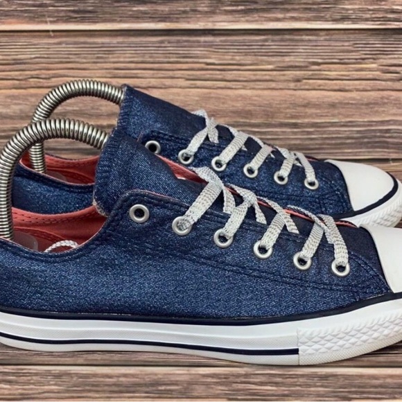 𝐂𝐨𝐧𝐯𝐞𝐫𝐬𝐞 𝐀𝐥𝐥 𝐒𝐭𝐚𝐫 𝐃𝐨𝐮𝐛𝐥𝐞 𝐓𝐨𝐧𝐠𝐮𝐞 𝐎𝐗 - Size 7 - Picture 5 of 8